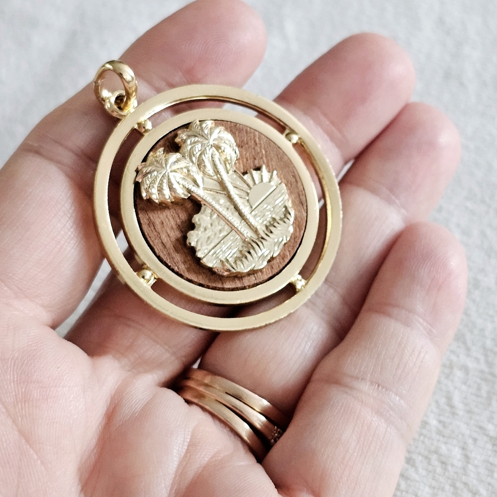Palm Tree Beach Pendant Gold Tone Brown Wood - Picture 2 of 5